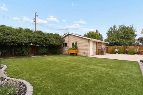 27 Gateway Drive Sw, Calgary, AB - Outdoor
