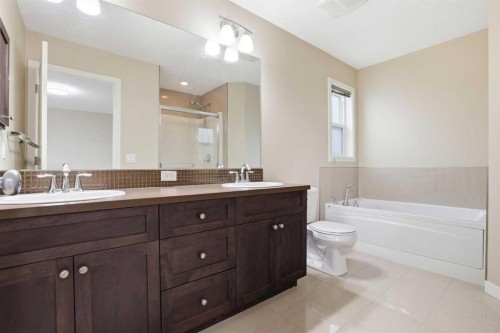 37 Nolanfield Manor Nw, Calgary, AB - Indoor Photo Showing Bathroom