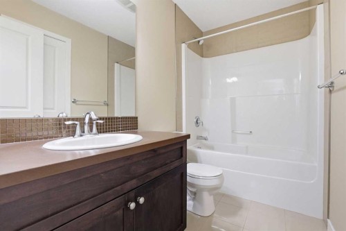 37 Nolanfield Manor Nw, Calgary, AB - Indoor Photo Showing Bathroom