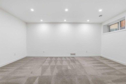 37 Nolanfield Manor Nw, Calgary, AB - Indoor Photo Showing Other Room