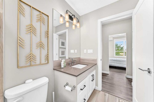 120-10 Walgrove Se, Calgary, AB - Indoor Photo Showing Bathroom