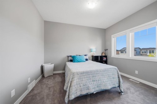 2632 Ravenslea Gardens Se, Airdrie, AB - Indoor Photo Showing Bedroom