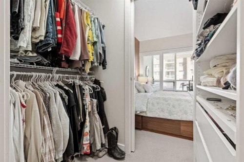 701-626 14 Avenue Sw, Calgary, AB - Indoor With Storage