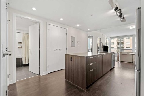 701-626 14 Avenue Sw, Calgary, AB - Indoor Photo Showing Kitchen