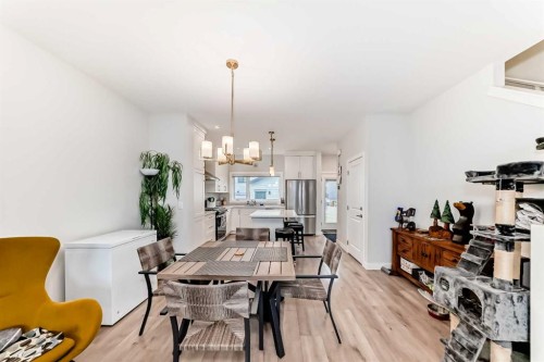 13 Treeline Avenue Sw, Calgary, AB - Indoor Photo Showing Dining Room