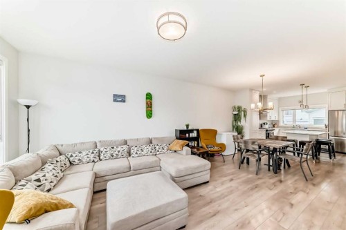 13 Treeline Avenue Sw, Calgary, AB - Indoor Photo Showing Living Room