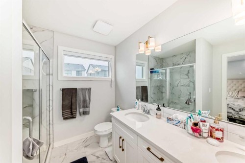 13 Treeline Avenue Sw, Calgary, AB - Indoor Photo Showing Bathroom