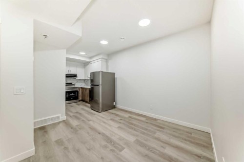 13 Treeline Avenue Sw, Calgary, AB - Indoor