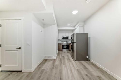 13 Treeline Avenue Sw, Calgary, AB - Indoor