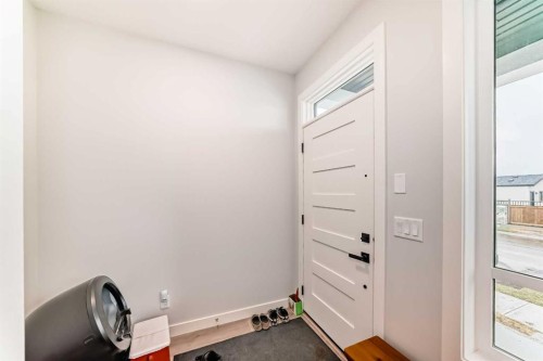 13 Treeline Avenue Sw, Calgary, AB - Indoor Photo Showing Other Room