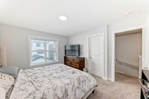 13 Treeline Avenue Sw, Calgary, AB - Indoor Photo Showing Bedroom