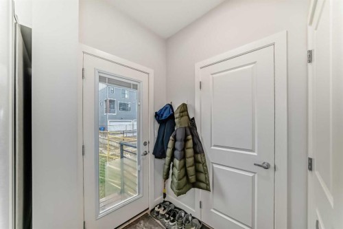 13 Treeline Avenue Sw, Calgary, AB - Indoor Photo Showing Other Room