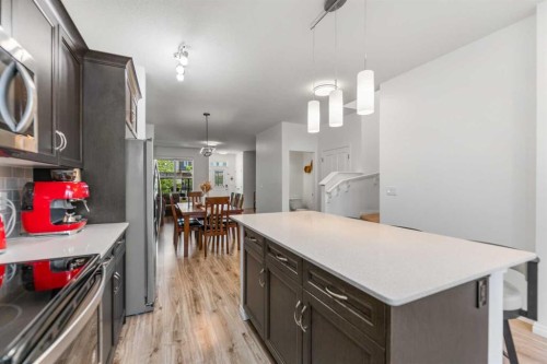80 Legacy Glen Row Se, Calgary, AB - Indoor Photo Showing Kitchen