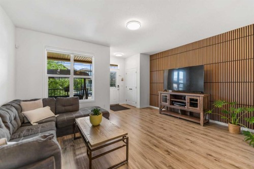80 Legacy Glen Row Se, Calgary, AB - Indoor Photo Showing Living Room