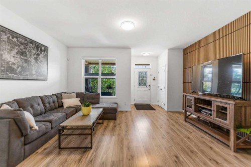 80 Legacy Glen Row Se, Calgary, AB - Indoor Photo Showing Living Room