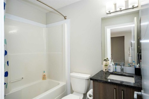 111-20 Sage Hill Terrace Nw, Calgary, AB - Indoor Photo Showing Bathroom