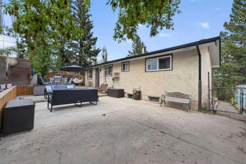 7539 Hunterview Drive Nw, Calgary, AB - Outdoor With Exterior