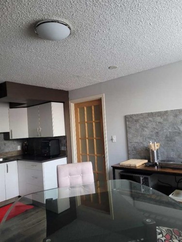 7539 Hunterview Drive Nw, Calgary, AB - Indoor Photo Showing Kitchen