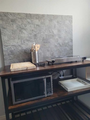 7539 Hunterview Drive Nw, Calgary, AB - Indoor Photo Showing Other Room