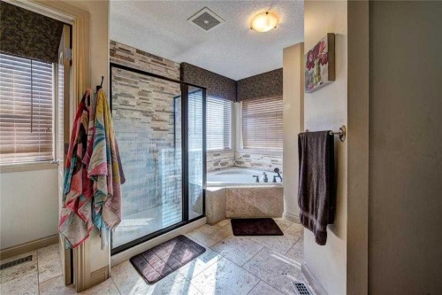 12 Skyview Springs Gardens Ne, Calgary, AB - Indoor Photo Showing Bathroom