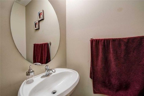 12 Skyview Springs Gardens Ne, Calgary, AB - Indoor Photo Showing Bathroom