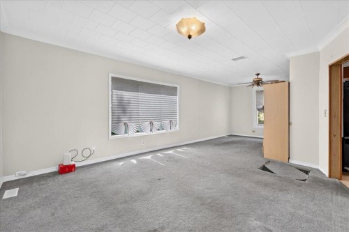1322 23 Street, Didsbury, AB - Indoor Photo Showing Other Room