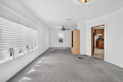 1322 23 Street, Didsbury, AB - Indoor Photo Showing Other Room