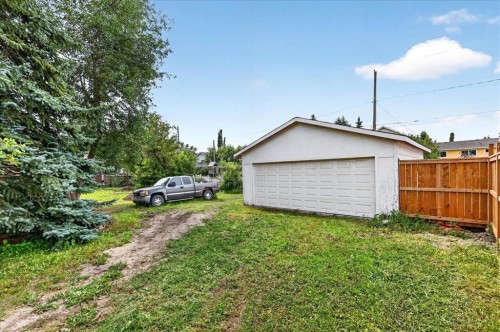 1322 23 Street, Didsbury, AB - Outdoor