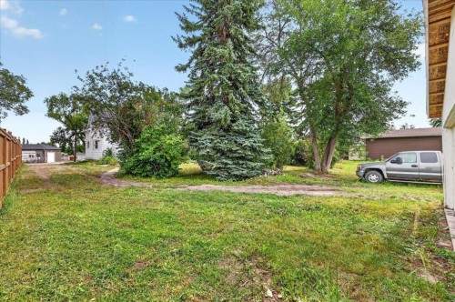 1322 23 Street, Didsbury, AB - Outdoor