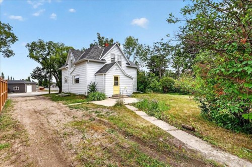 1322 23 Street, Didsbury, AB - Outdoor