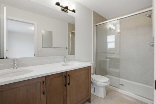 92 Buffaloberry Manor Se, Calgary, AB - Indoor Photo Showing Bathroom