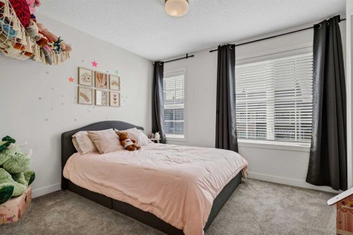 42 Sherwood Row Nw, Calgary, AB - Indoor Photo Showing Bedroom
