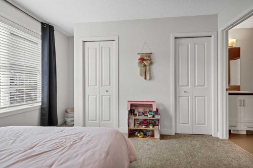 42 Sherwood Row Nw, Calgary, AB - Indoor Photo Showing Bedroom