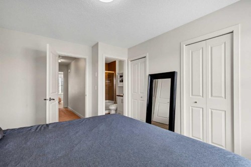 42 Sherwood Row Nw, Calgary, AB - Indoor Photo Showing Bedroom