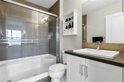 42 Sherwood Row Nw, Calgary, AB - Indoor Photo Showing Bathroom