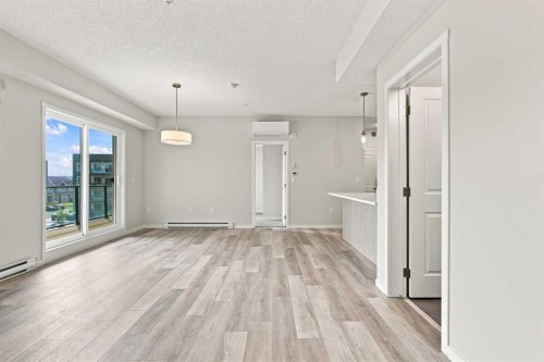 2306-33 Carringham Gate Nw, Calgary, AB - Indoor Photo Showing Other Room