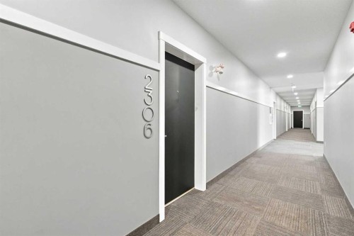 2306-33 Carringham Gate Nw, Calgary, AB - Indoor Photo Showing Other Room