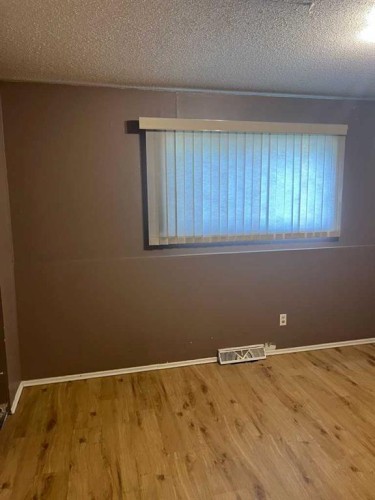 733 44 Avenue Nw, Calgary, AB - Indoor Photo Showing Other Room