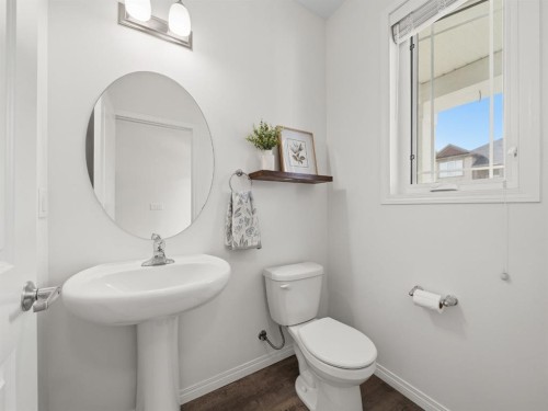414 Windrow Common Sw, Airdrie, AB - Indoor Photo Showing Bathroom