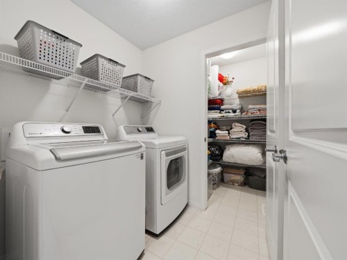 414 Windrow Common Sw, Airdrie, AB - Indoor Photo Showing Laundry Room