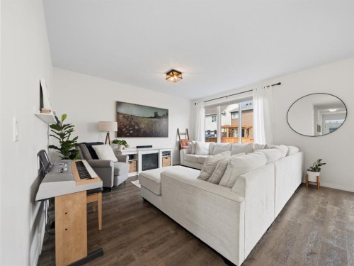414 Windrow Common Sw, Airdrie, AB - Indoor Photo Showing Living Room