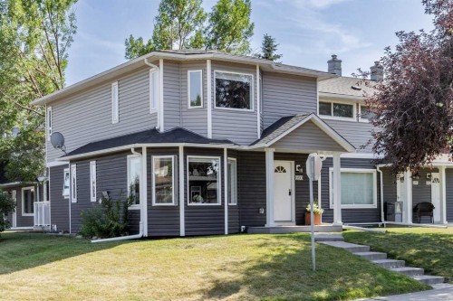 690 Regal Park Ne, Calgary, AB - Outdoor With Facade