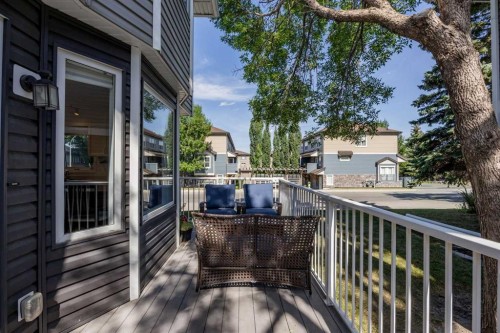 690 Regal Park Ne, Calgary, AB - Outdoor