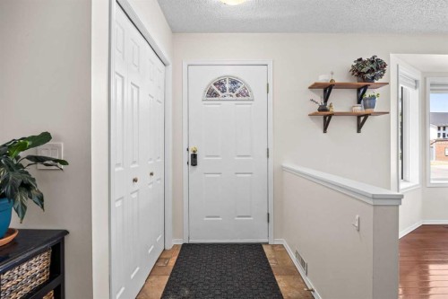690 Regal Park Ne, Calgary, AB - Indoor Photo Showing Other Room