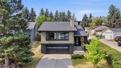 111 Coachwood Crescent SW Calgary, AB T3H 1C2