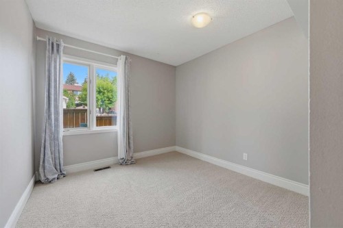 111 Coachwood Crescent Sw, Calgary, AB - Indoor Photo Showing Other Room