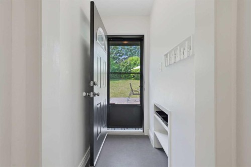 111 Coachwood Crescent Sw, Calgary, AB - Indoor Photo Showing Other Room