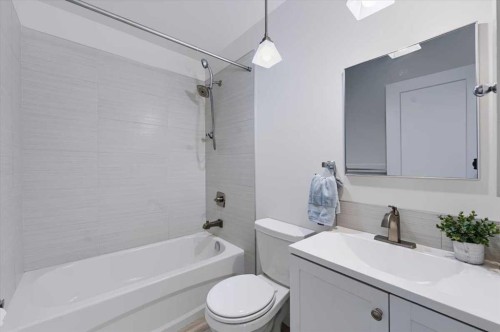 10827 Brae Road Sw, Calgary, AB - Indoor Photo Showing Bathroom