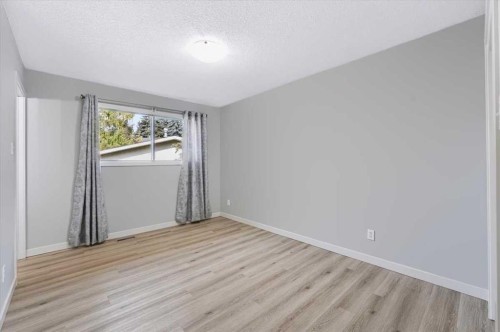 10827 Brae Road Sw, Calgary, AB - Indoor Photo Showing Other Room