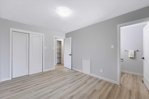 10827 Brae Road Sw, Calgary, AB - Indoor Photo Showing Other Room